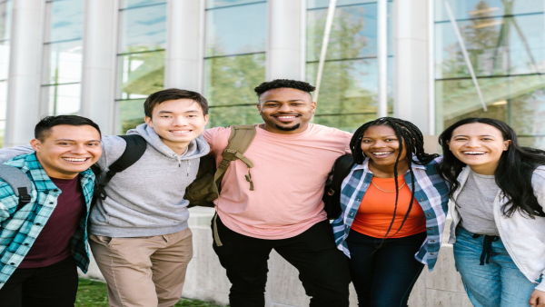 外国人材・留学生も活躍！介護現場での多文化共生とサポート体制